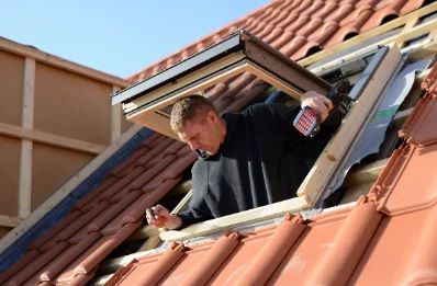 Pose de fenêtres de toit Velux à Buros